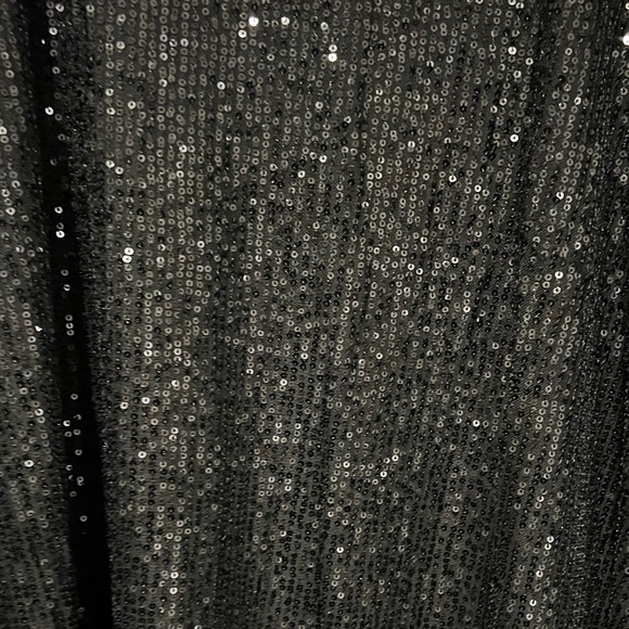 Elegant Black Sequin Blouse - Picture 3 of 5